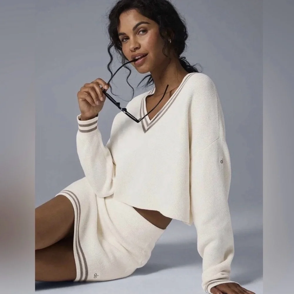 Alo Yoga Tennis Club Sweater Knit V Neck Pullover XS